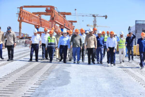 រដ្ឋមន្រ្តី ប៉េង ពោធិ៍នា ណែនាំឱ្យក្រុមហ៊ុនសាងសង់ស្ពានឆ្លងកាត់ទន្លេបាសាក់ (ចាក់អង្រែក្រោម-ព្រែកប្រា) គិតគូរពីសុវត្ថិភាពជាចម្បង និងពន្លឿនការសាងសង់ជាមួយនឹងគុណភាពល្អ